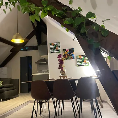 Apartment Charmes De 1 *